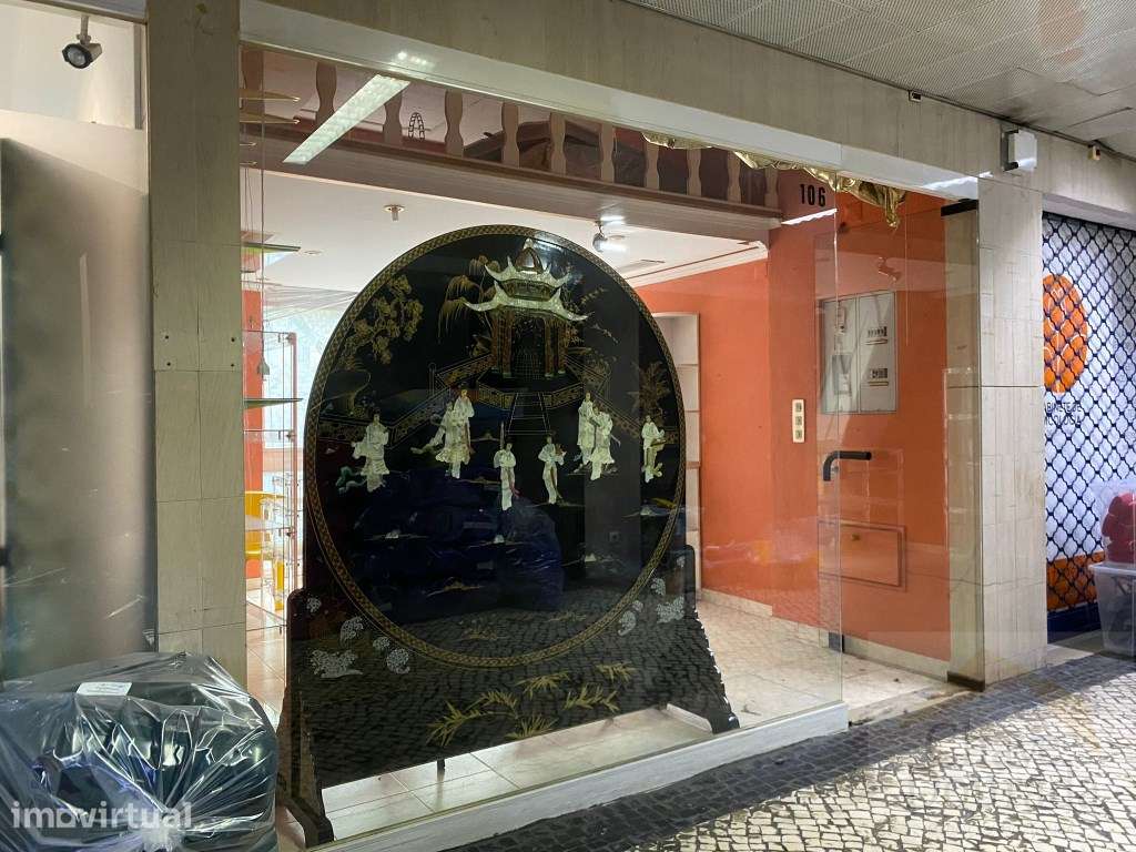 Loja na Avenida Sá da Bandeira (Centro Comercial Avenida). Oportuni... - Grande imagem: 3/15