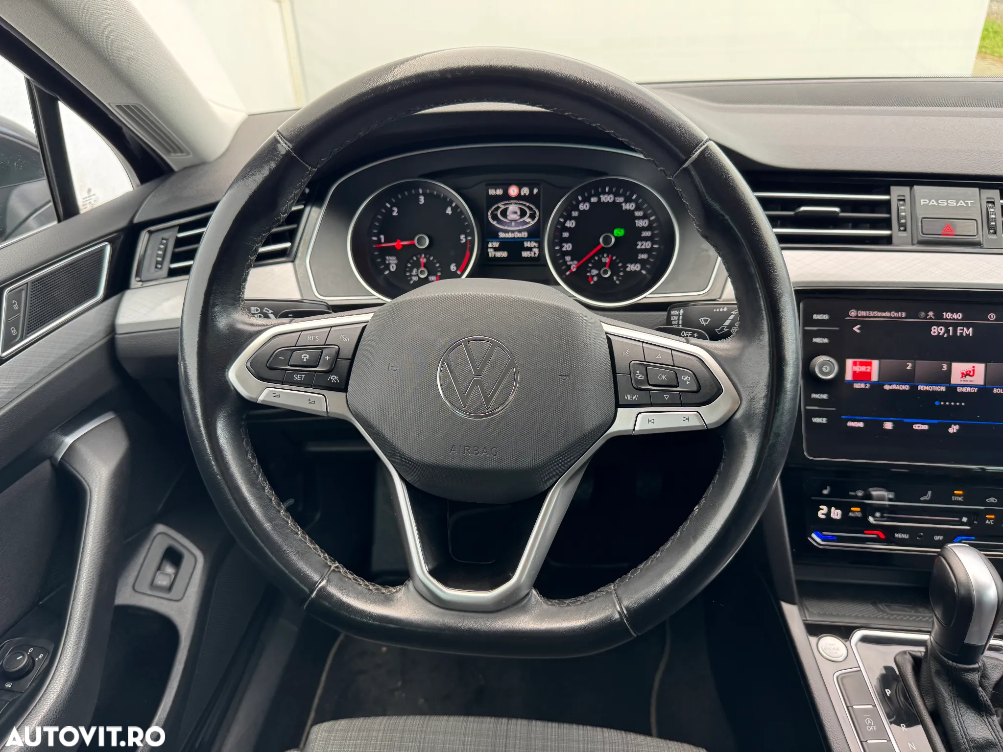 Volkswagen Passat Variant 2.0 TDI DSG Comfortline - 11
