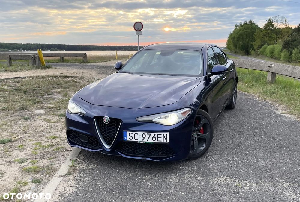 Alfa Romeo Giulia 2.0 Turbo 16V AT8-Q4 Veloce - 4