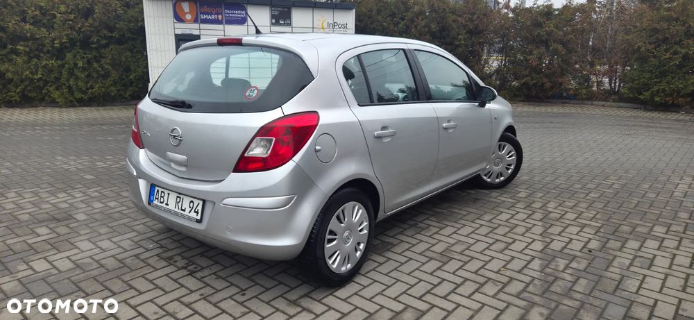 Opel Corsa 1.2 16V Enjoy - 11