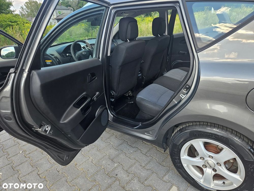 Kia Ceed 1.6 Comfort + - 17