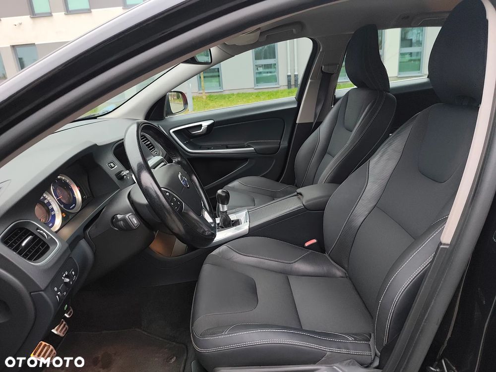 Volvo V60 D2 R-Design Summum - 17