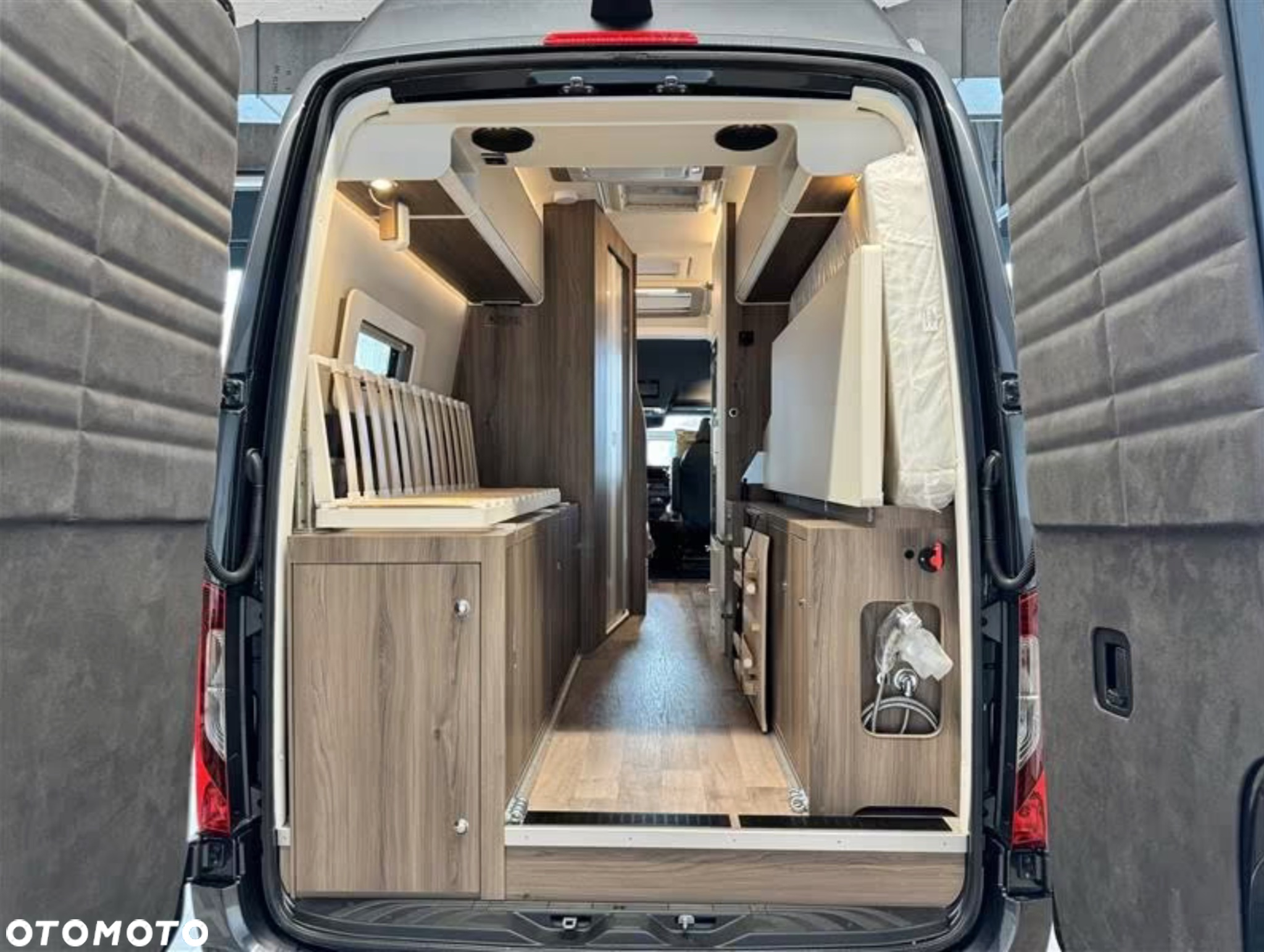 KABE Travel Master  4X4 690LB VAN - 8