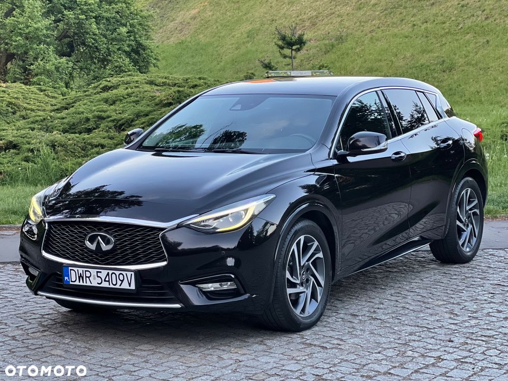 Infiniti Q30 1.6t Premium 7DCT - 13