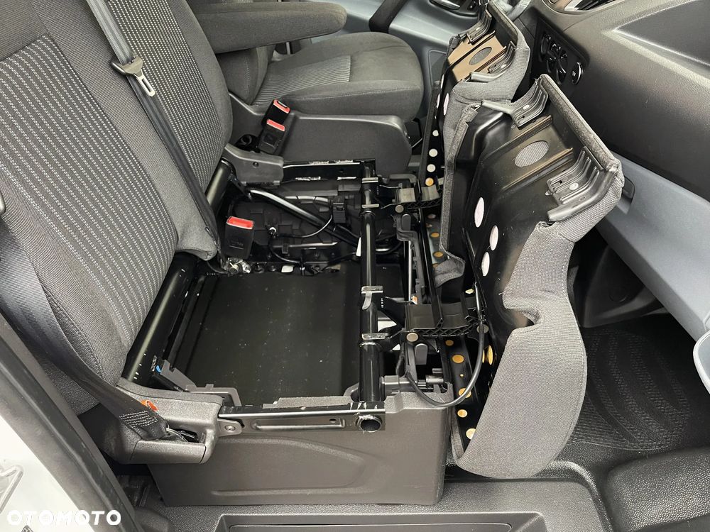 Ford Custom L2H1 - 25