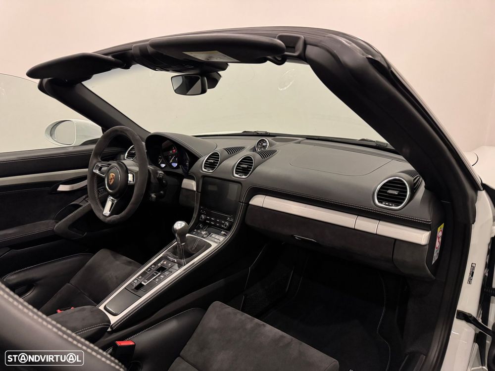 Porsche 718 Spyder Standard - 33