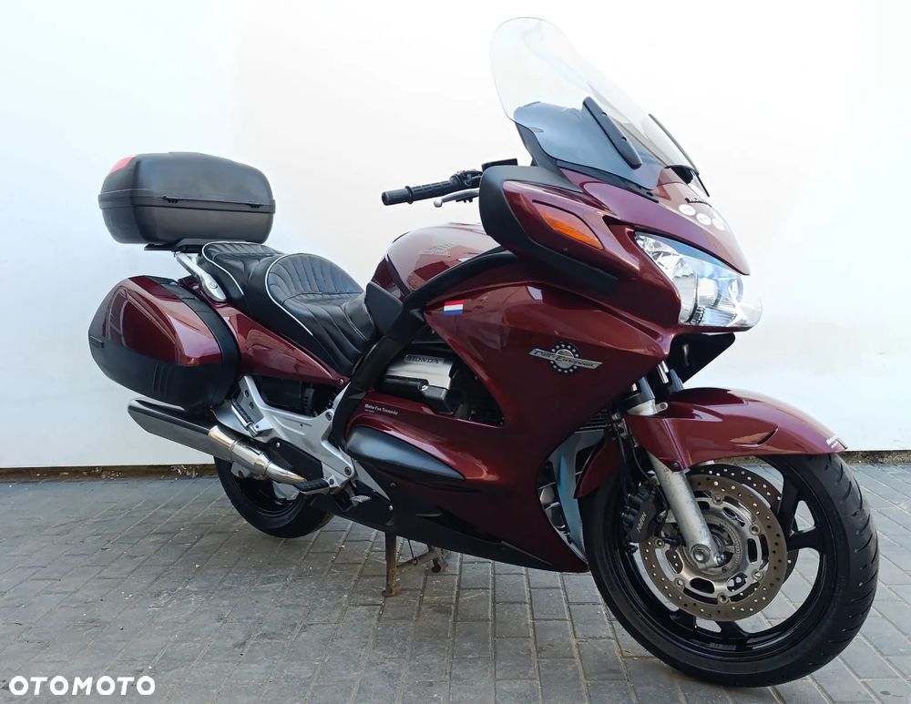 Honda ST - 8