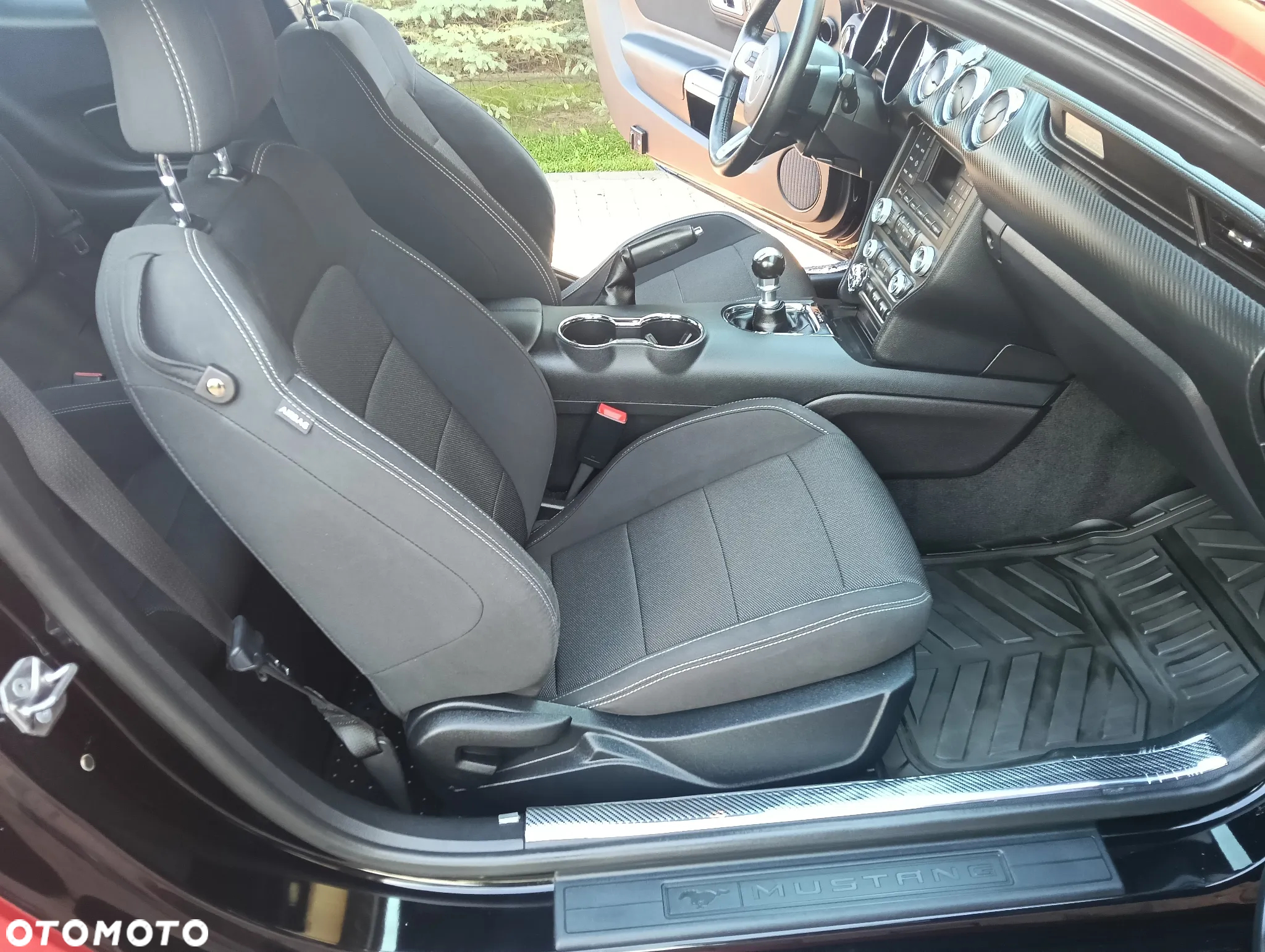 Ford Mustang - 26