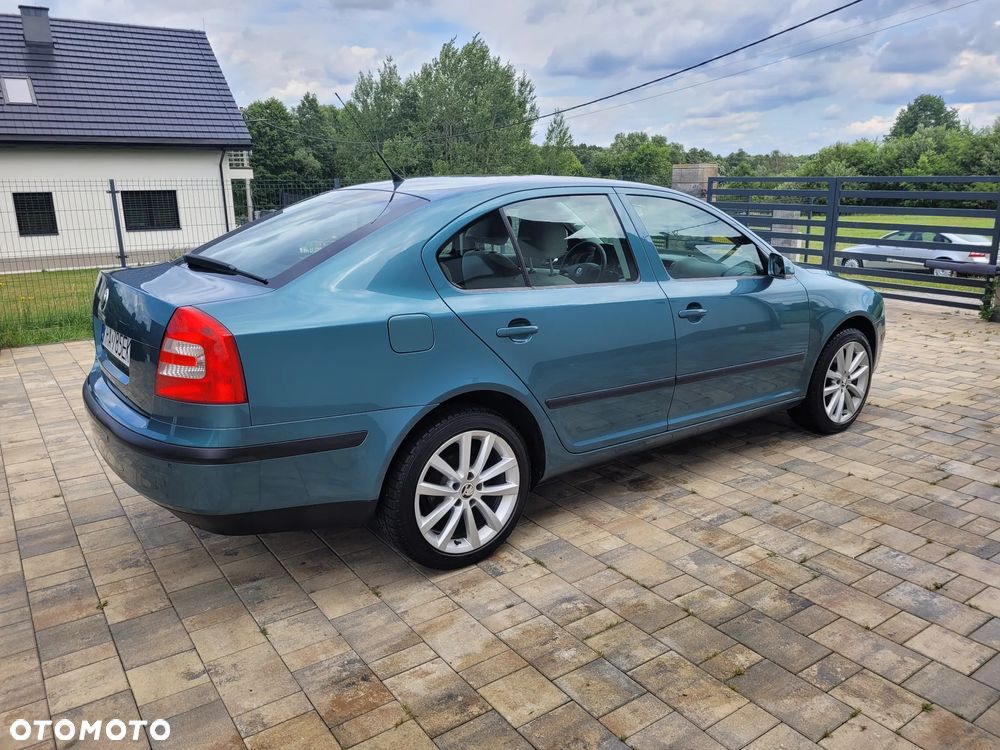 Skoda Octavia 1.6 Ambiente - 9
