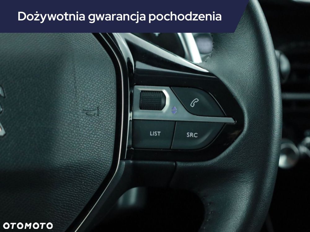 Peugeot 208 - 17