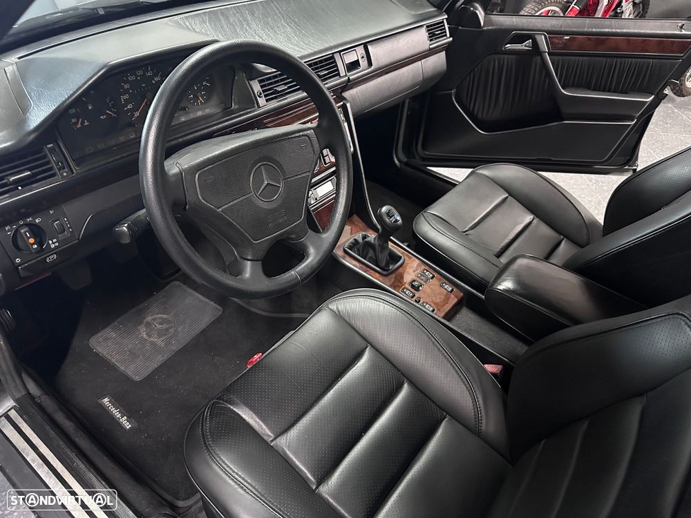 Mercedes-Benz E 250 D Turbo - 4