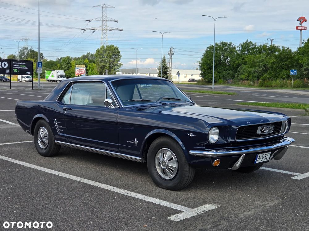 Ford Mustang - 11