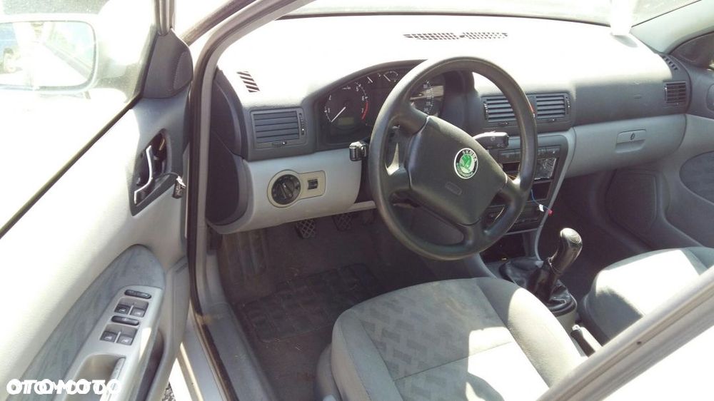 Części Skoda Octavia I kombi 1.8 turbo 150KM srebrny 5-drzwi - 3