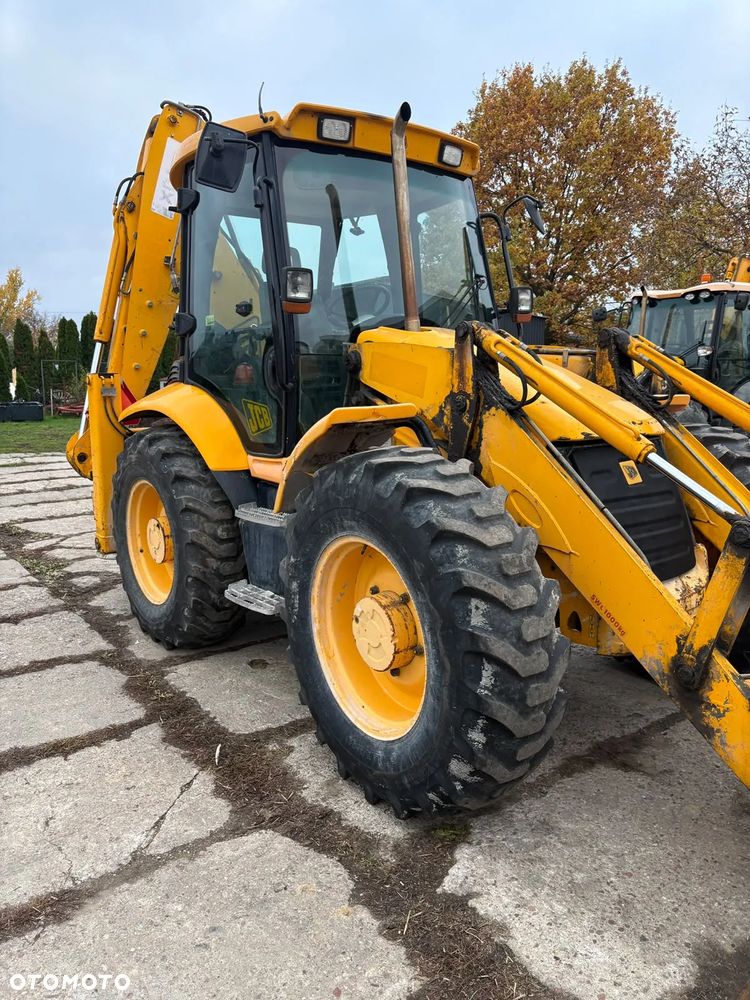 JCB 4CX - 17