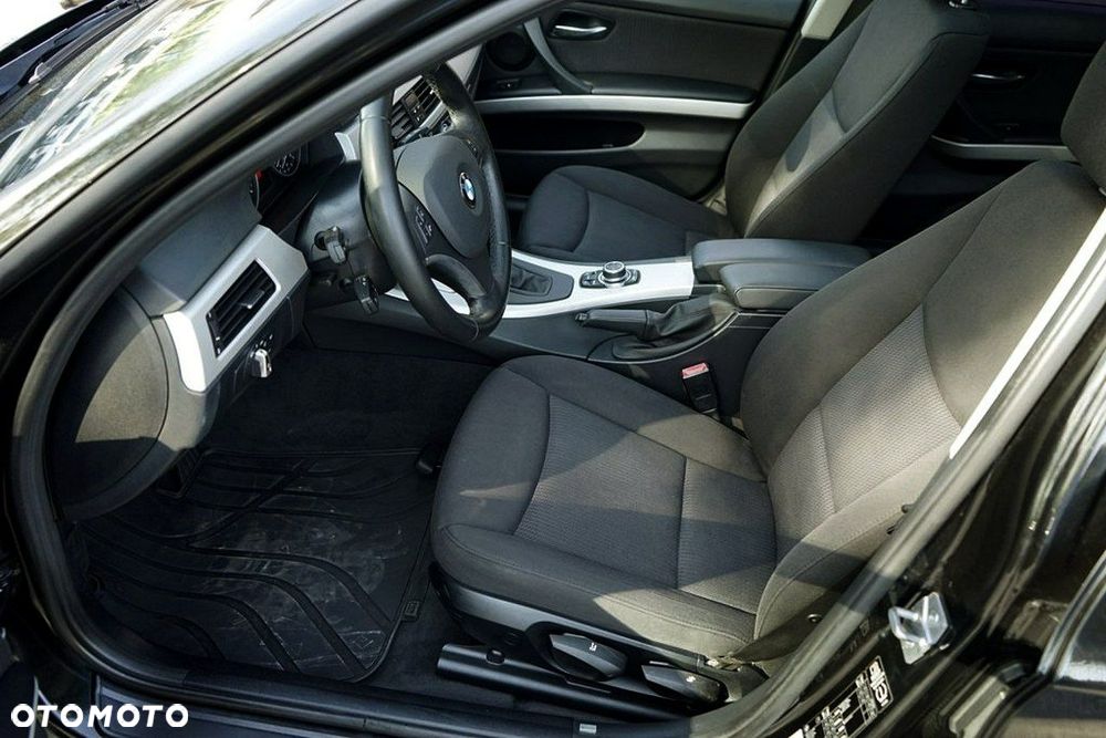 BMW Seria 3 318i - 16