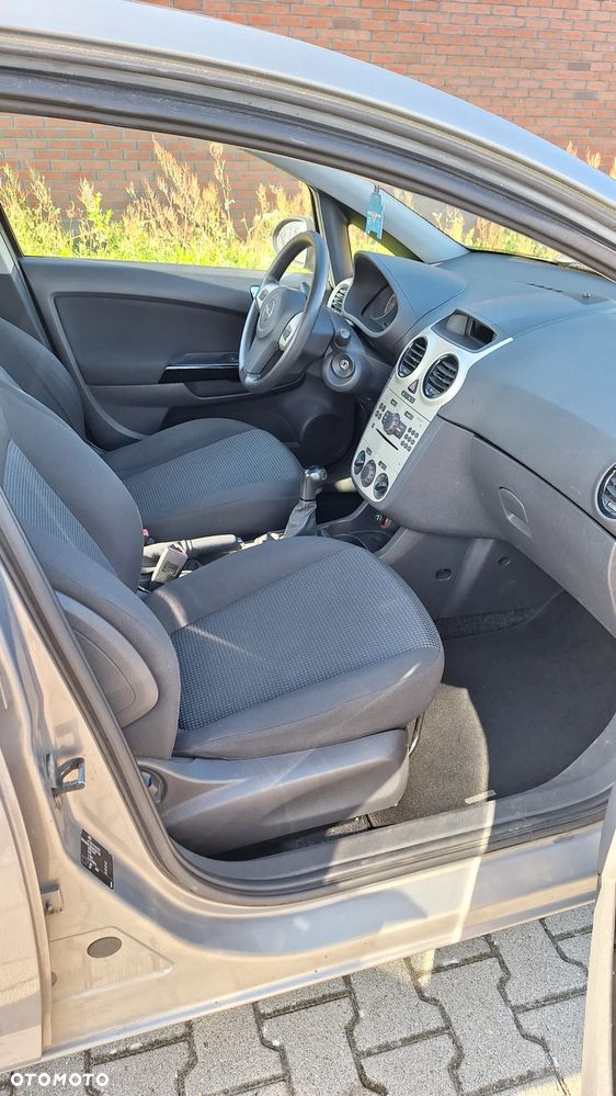 Opel Corsa - 12