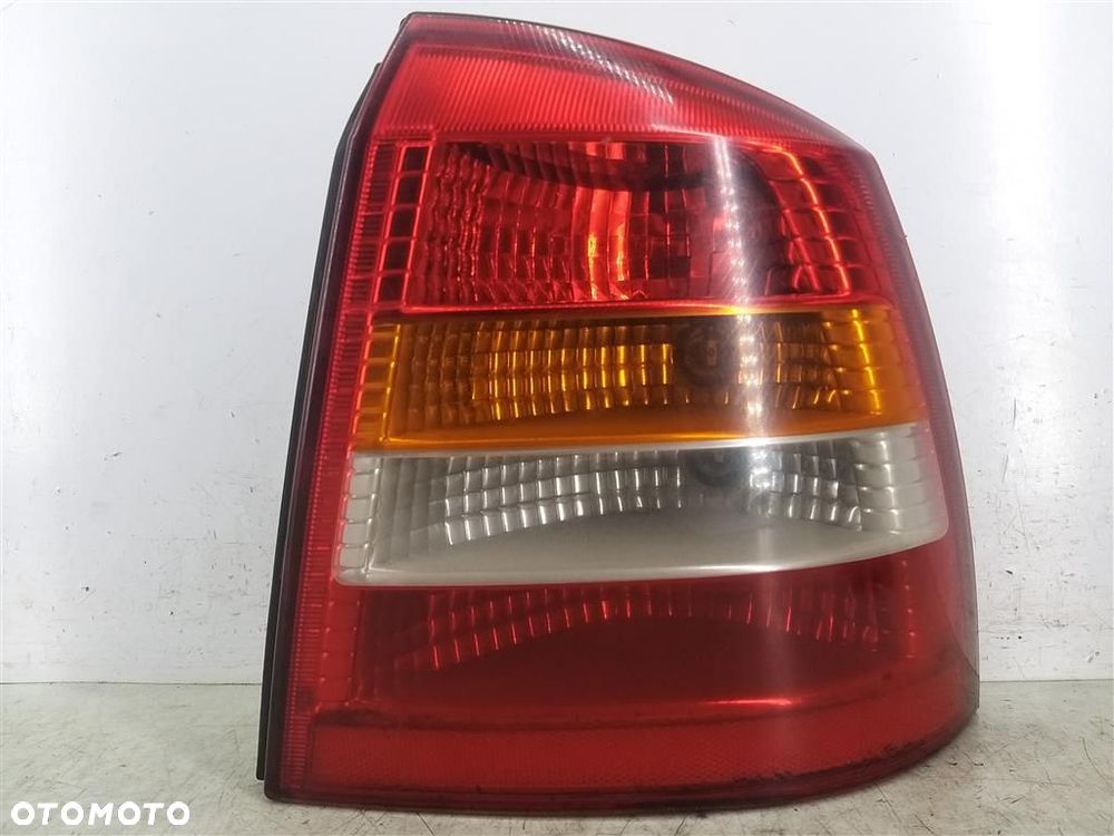 Lampa prawa tylna tył Opel Astra II G HATCHBACK 1998-2009 13110931 ORYGINAŁ - 1