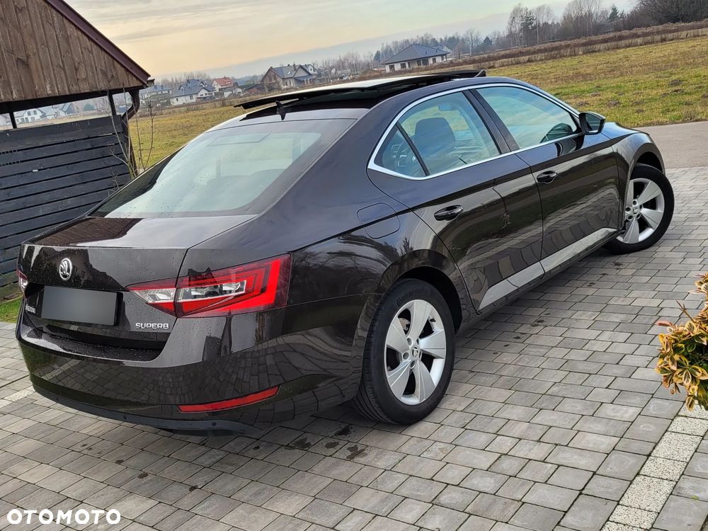 Skoda Superb 2.0 TDI Premium Edition - 2