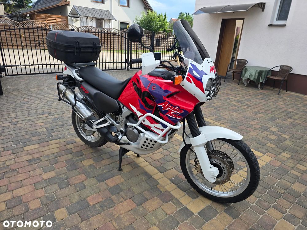 Honda XRV - 24