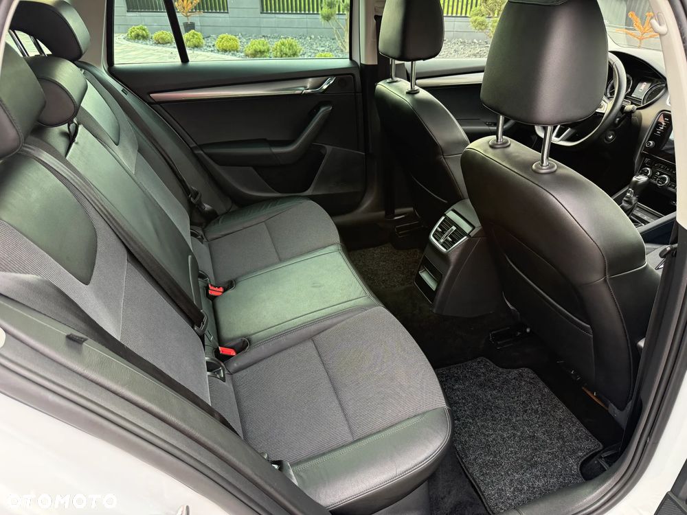 Skoda Octavia 1.6 TDI Premium Edition - 33