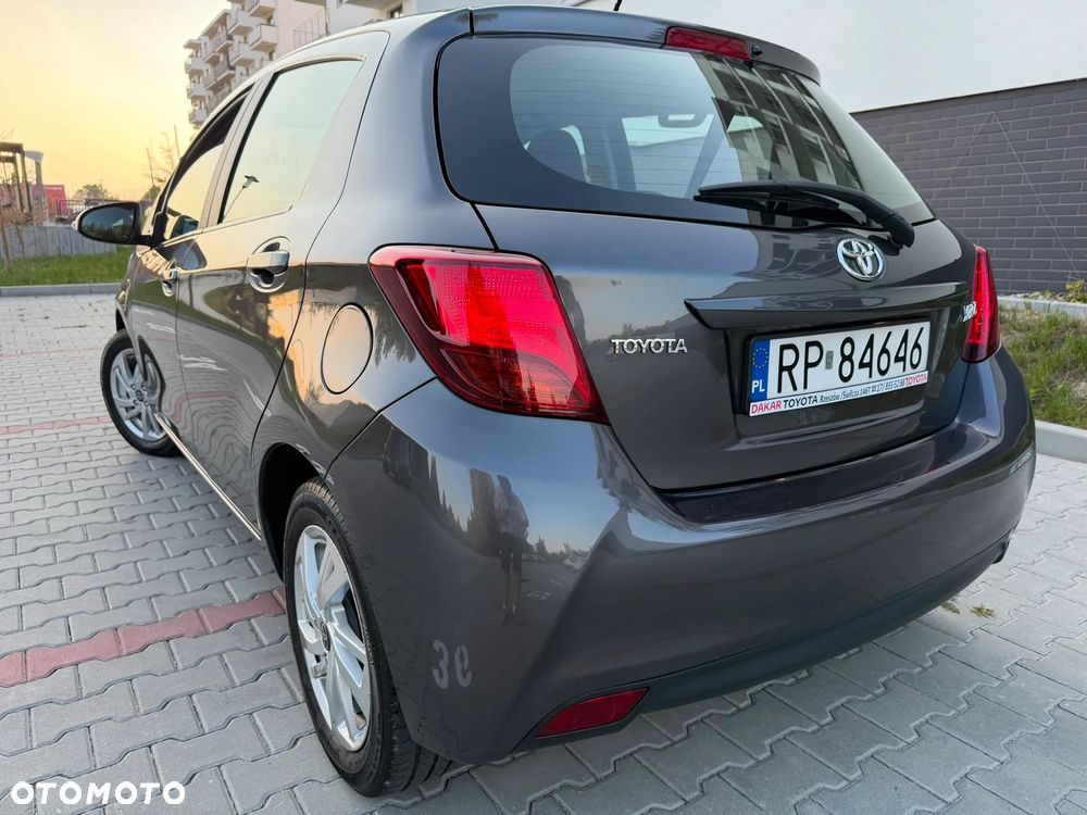 Toyota Yaris 1.33 Premium - 4