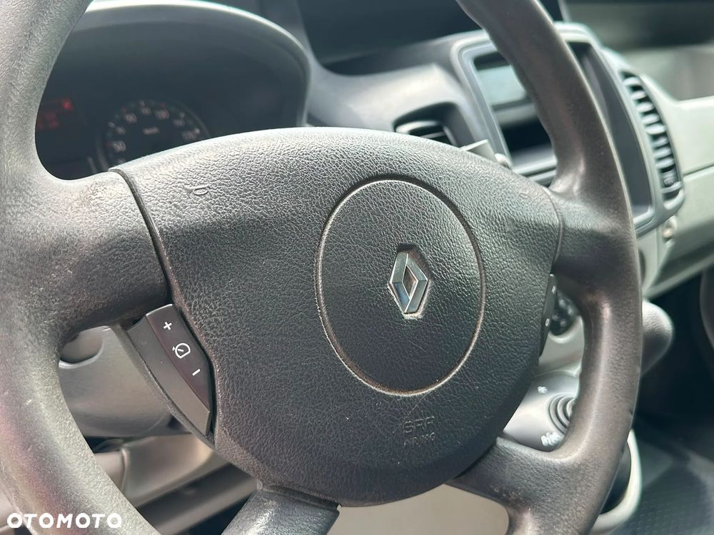 Renault Trafic 2.0 diesel 115kM 2011 rok, automat, WEBASTO, HAK, STAN BARDZO DOBRY!!! - 21