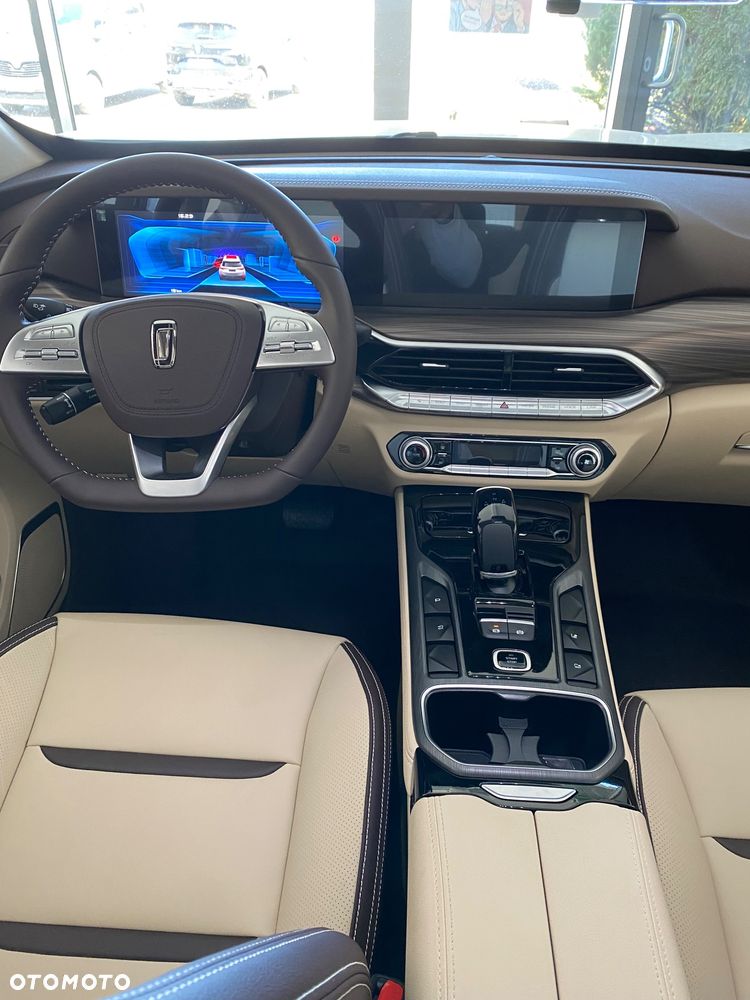 Bestune T77 1.5T Business DCT - 11