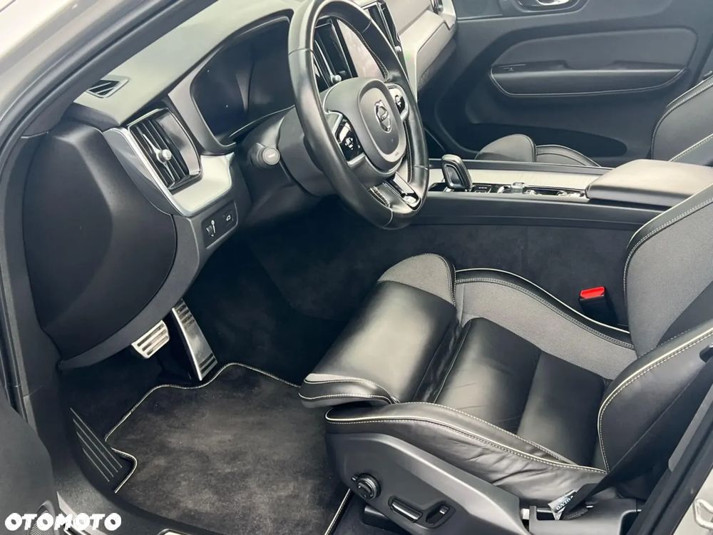Volvo XC 60 T5 AWD R-Design - 11