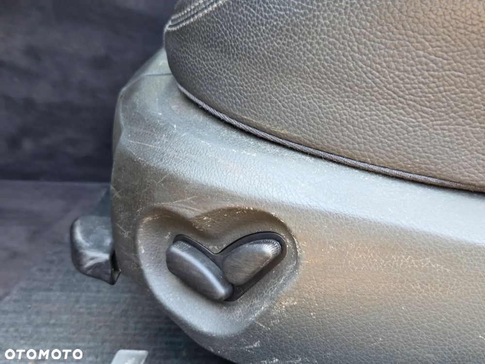 Mercedes-Benz Klasa E - 25