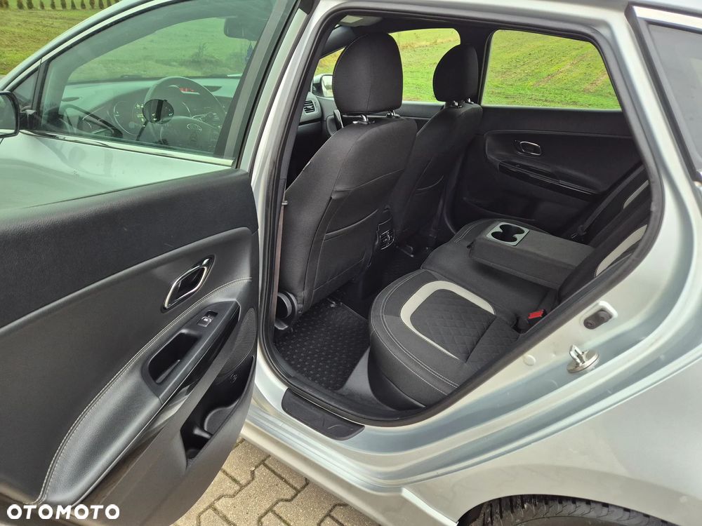 Kia Ceed 1.6 CRDi 136 ISG GT Line - 10