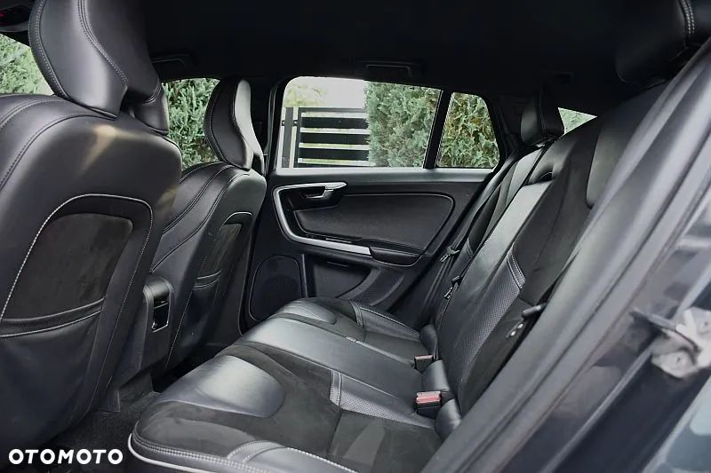 Volvo V60 D3 R-Design - 20