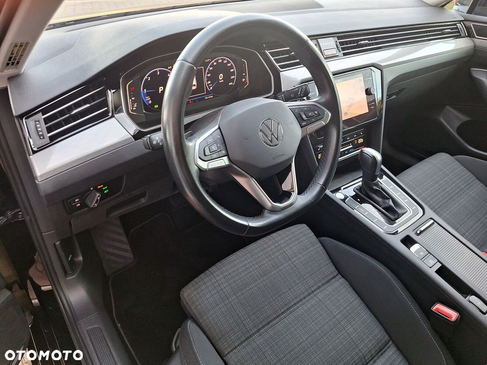 Volkswagen Passat - 14