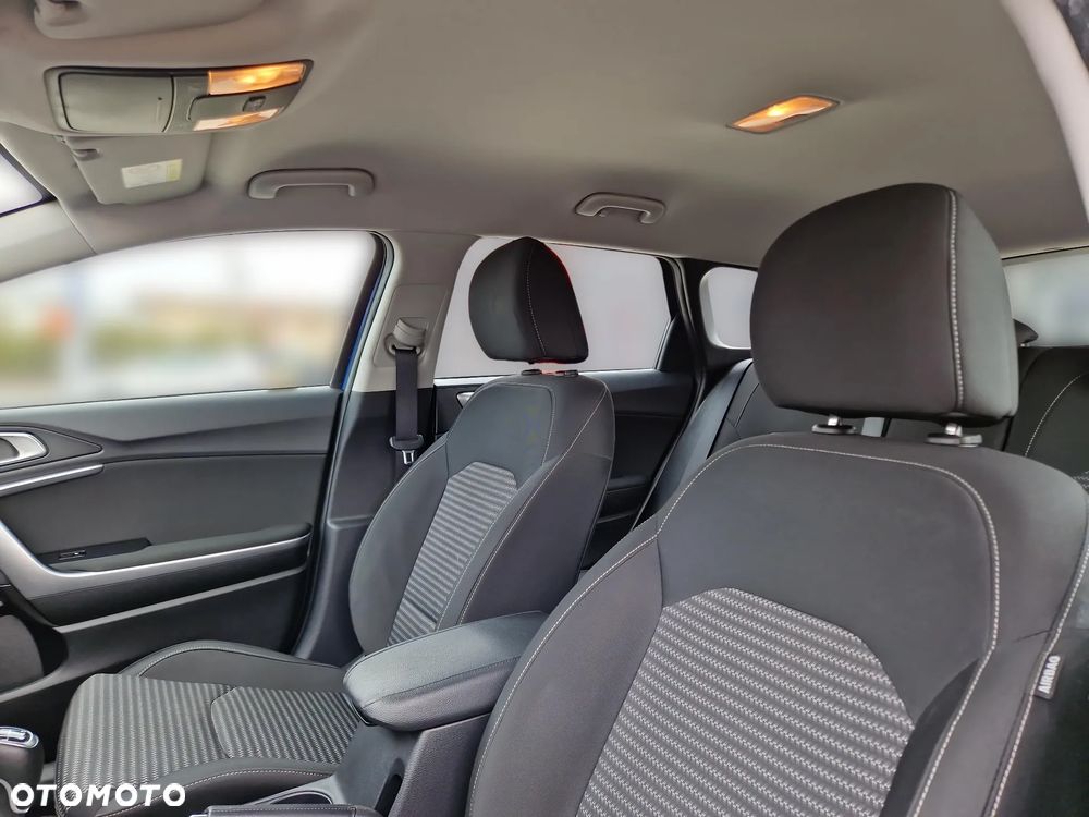 Kia Ceed 1.5 T-GDI M - 12