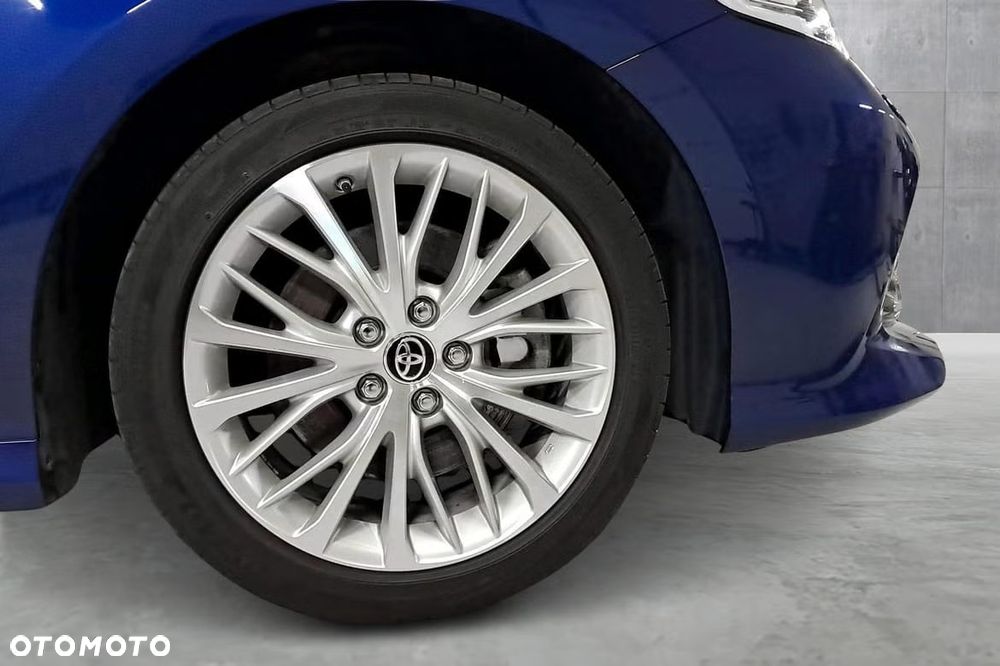 Toyota Camry Executive - 9