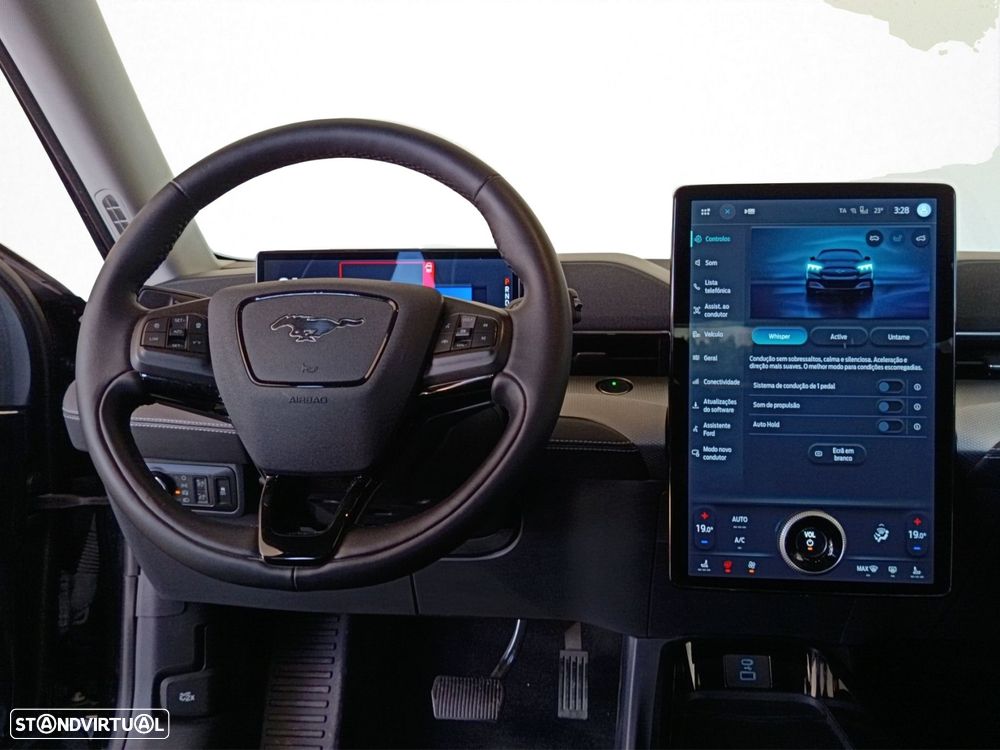 Ford Mustang Mach-E Standard - 15