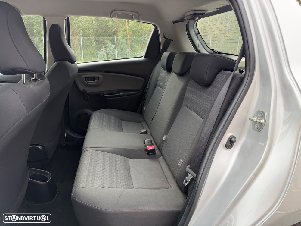 Toyota Yaris 1.4 D-4D Comfort+P.Style - 8