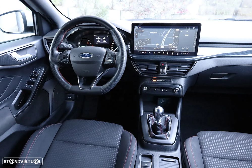 Ford Focus 1.0 EcoBoost MHEV ST-Line - 17
