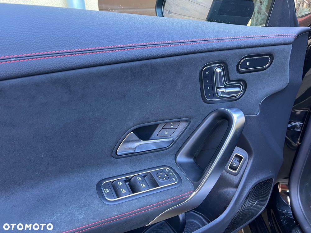 Mercedes-Benz CLA - 11