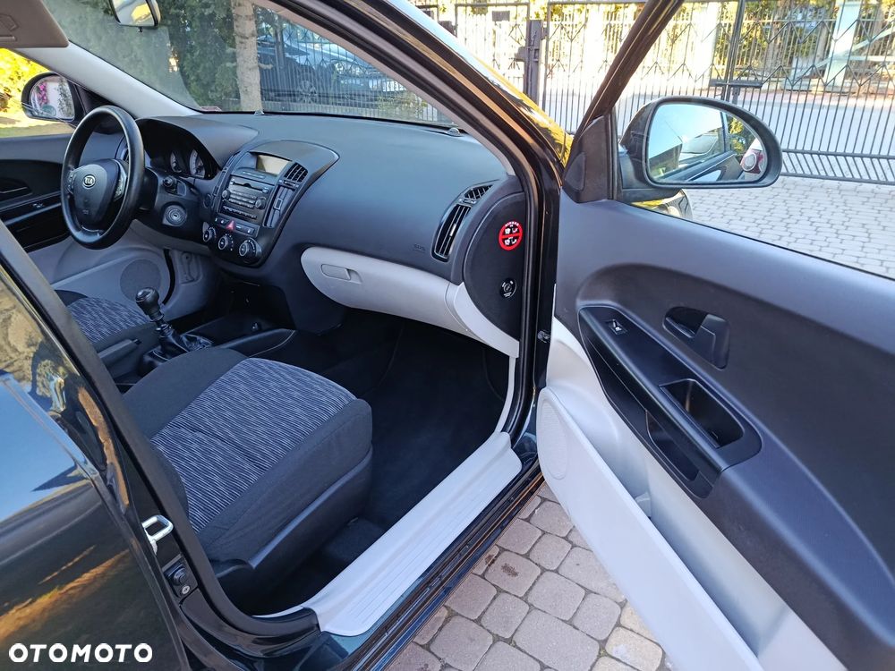 Kia Ceed 1.4 CVVT LX - 21