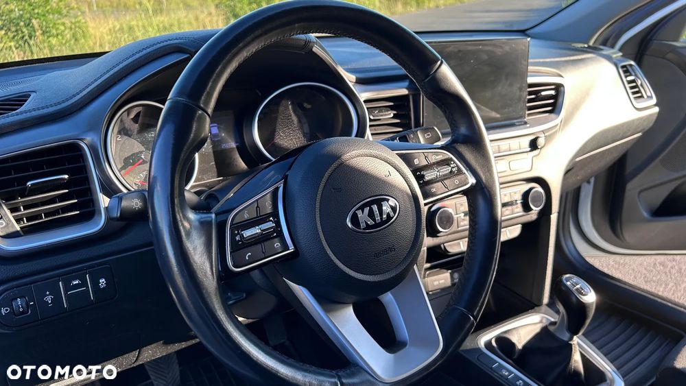 Kia Ceed 1.6 CRDi SCR L Business Line - 12