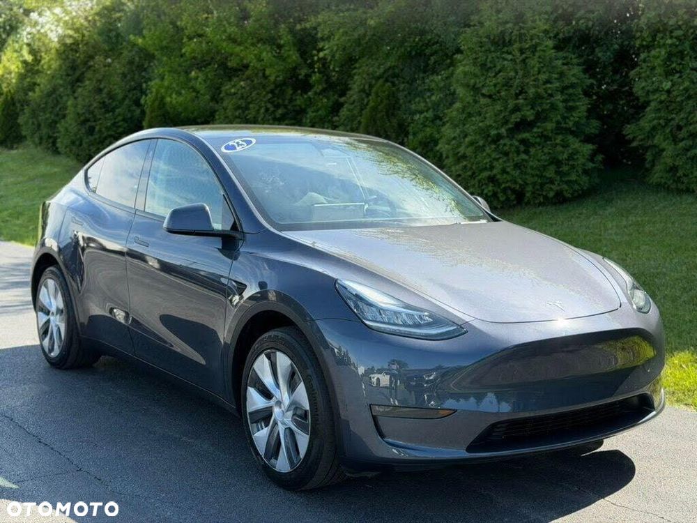 Tesla Model Y Long Range Dual Motor AWD - 9