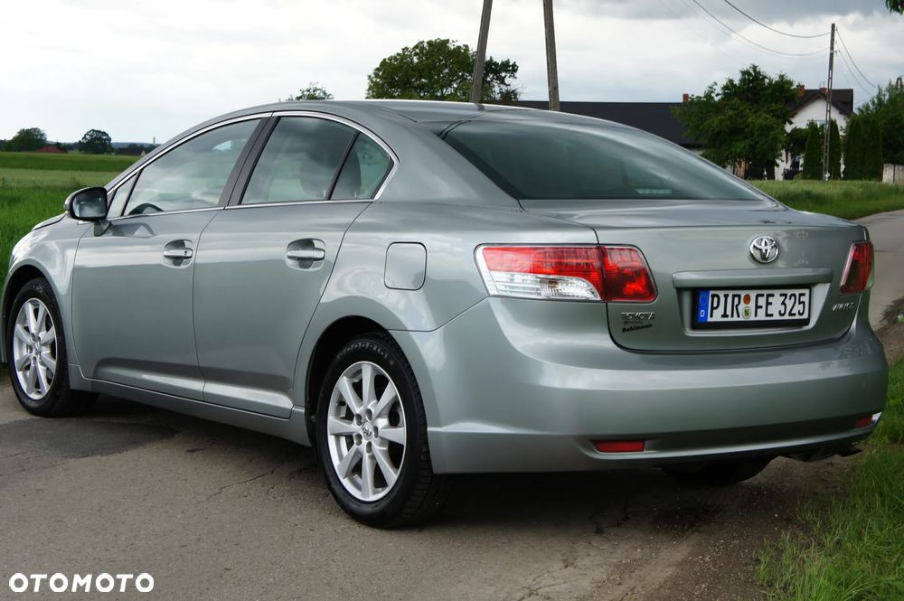 Toyota Avensis 1.8 Comfort - 9