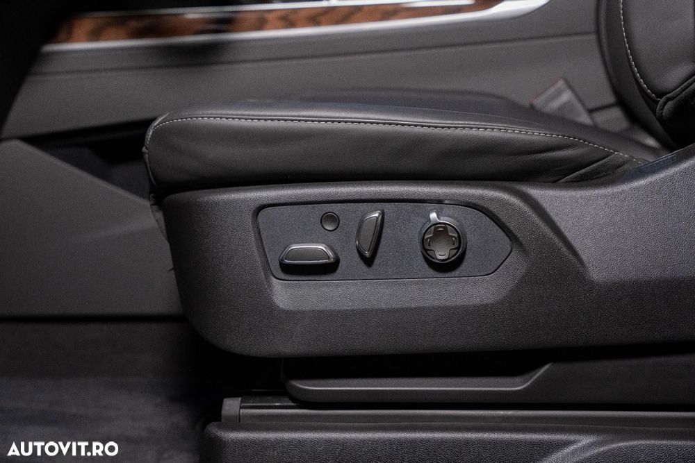 Cadillac Escalade - 17