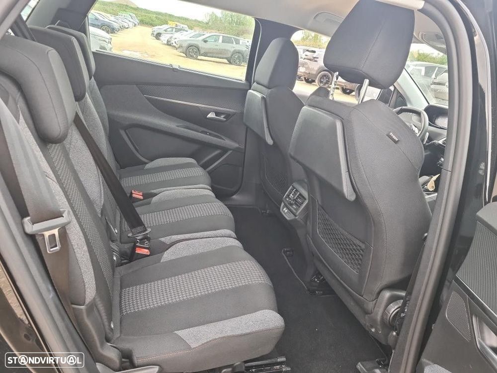 Peugeot 5008 1.2 PureTech Allure EAT8 - 9