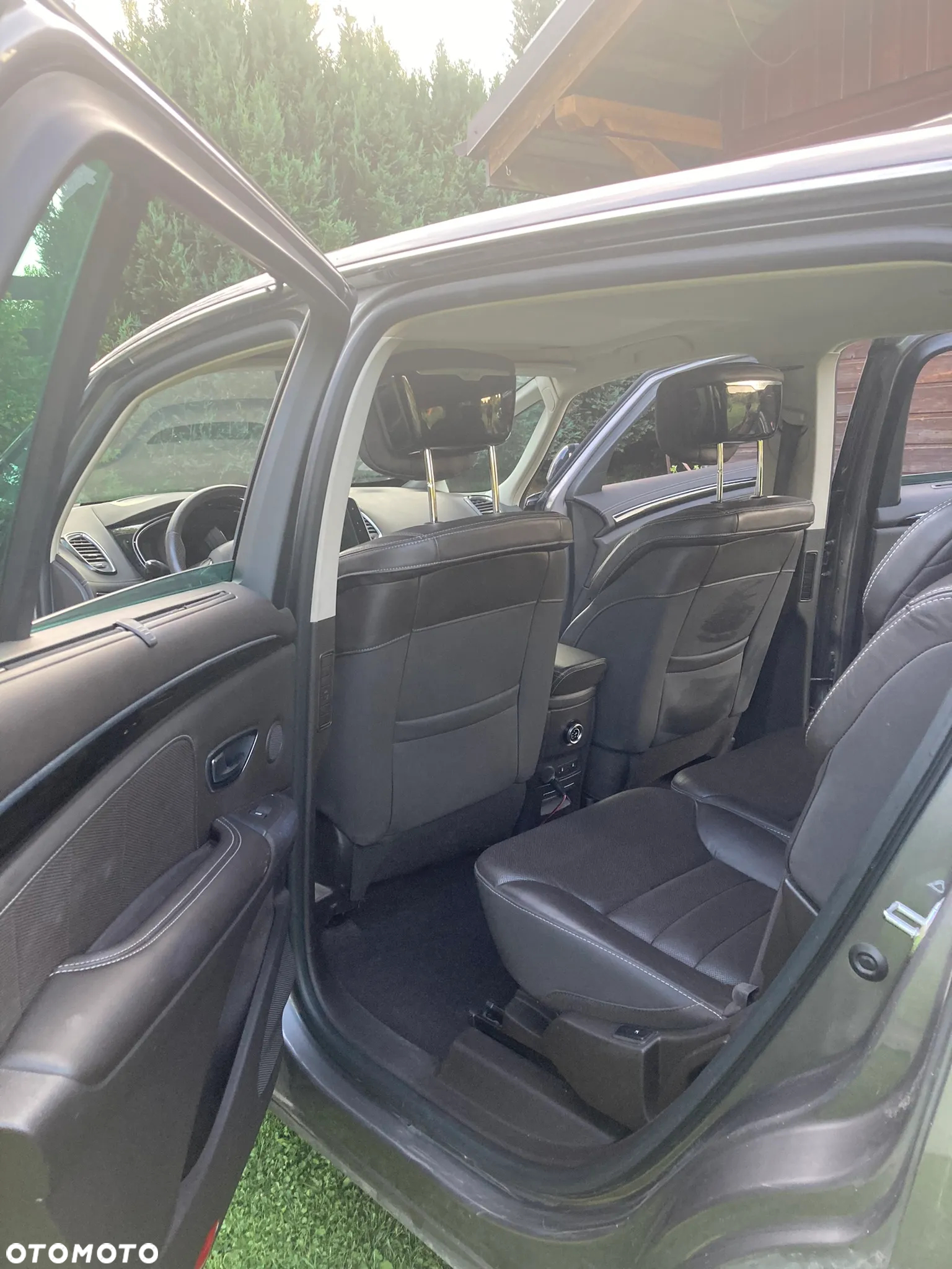 Renault Espace 1.6 dCi Energy Initiale Paris EDC 7os - 14