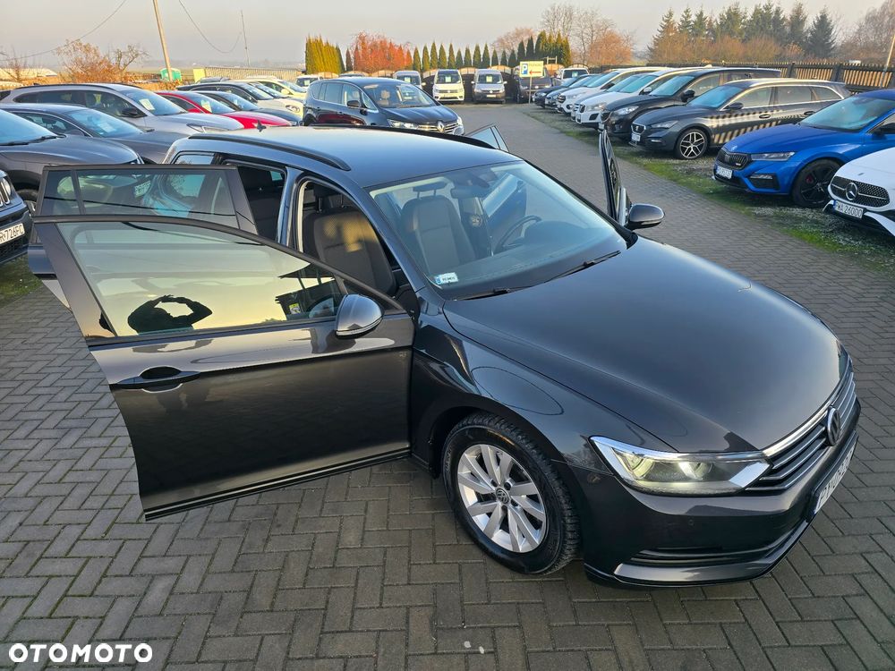 Volkswagen Passat Variant - 38