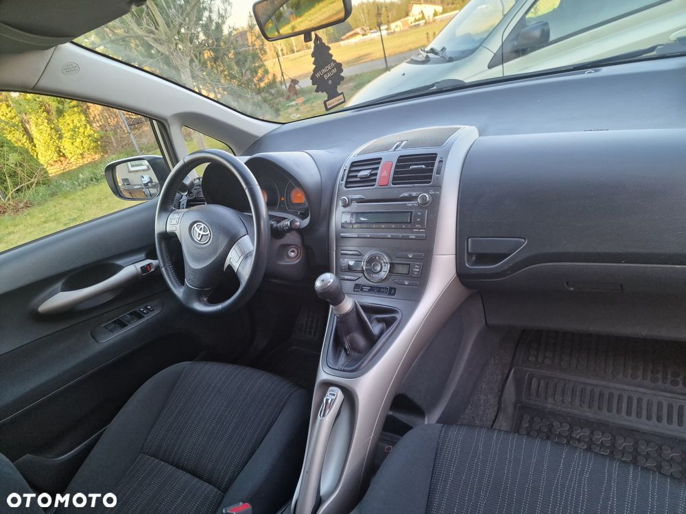 Toyota Auris - 12
