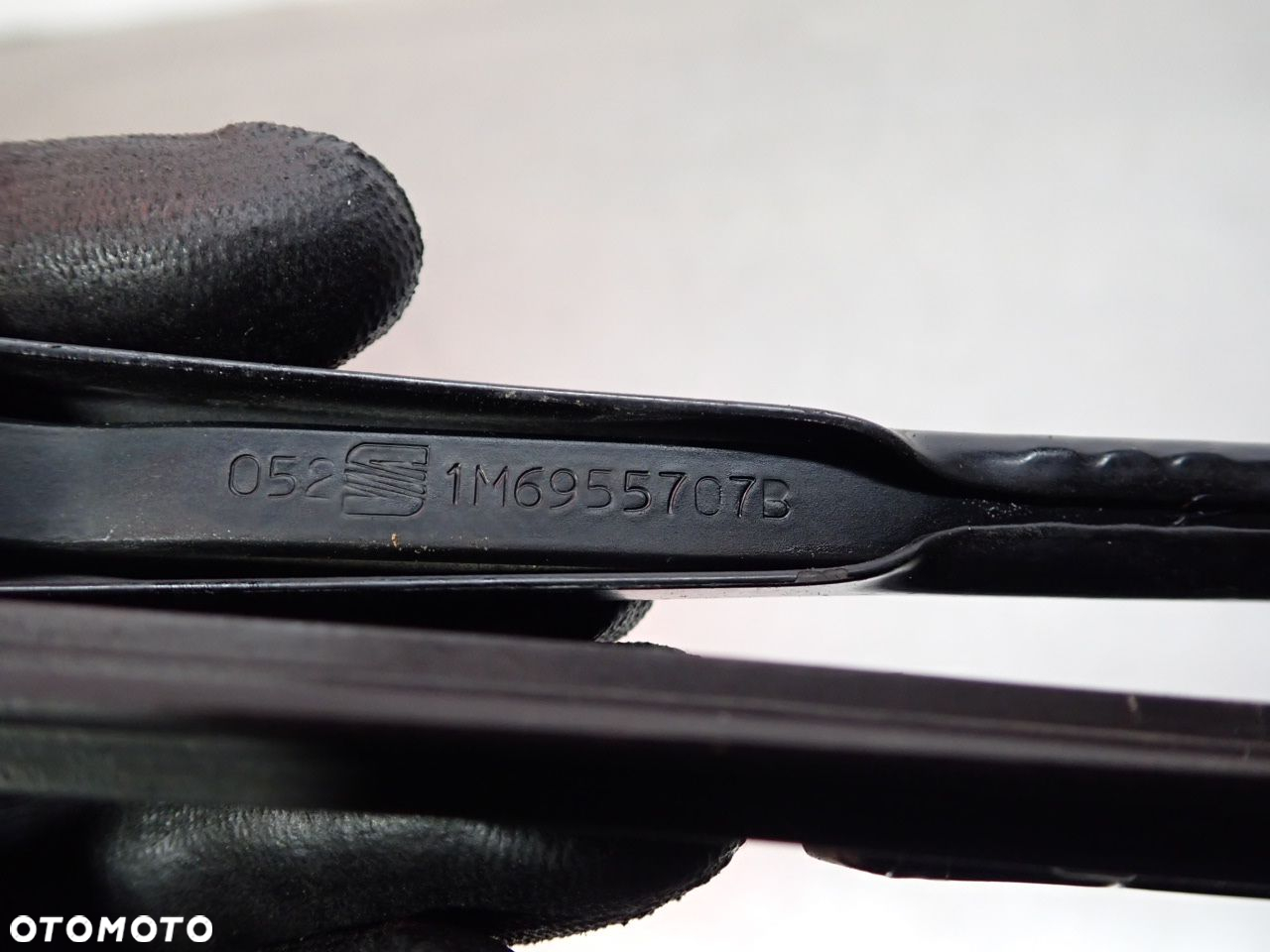 RAMIĘ WYCIERACZKI TYLNEJ SEAT LEON I - 4