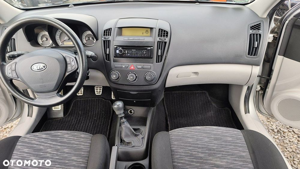 Kia Ceed 1.4 CVVT Attract - 10