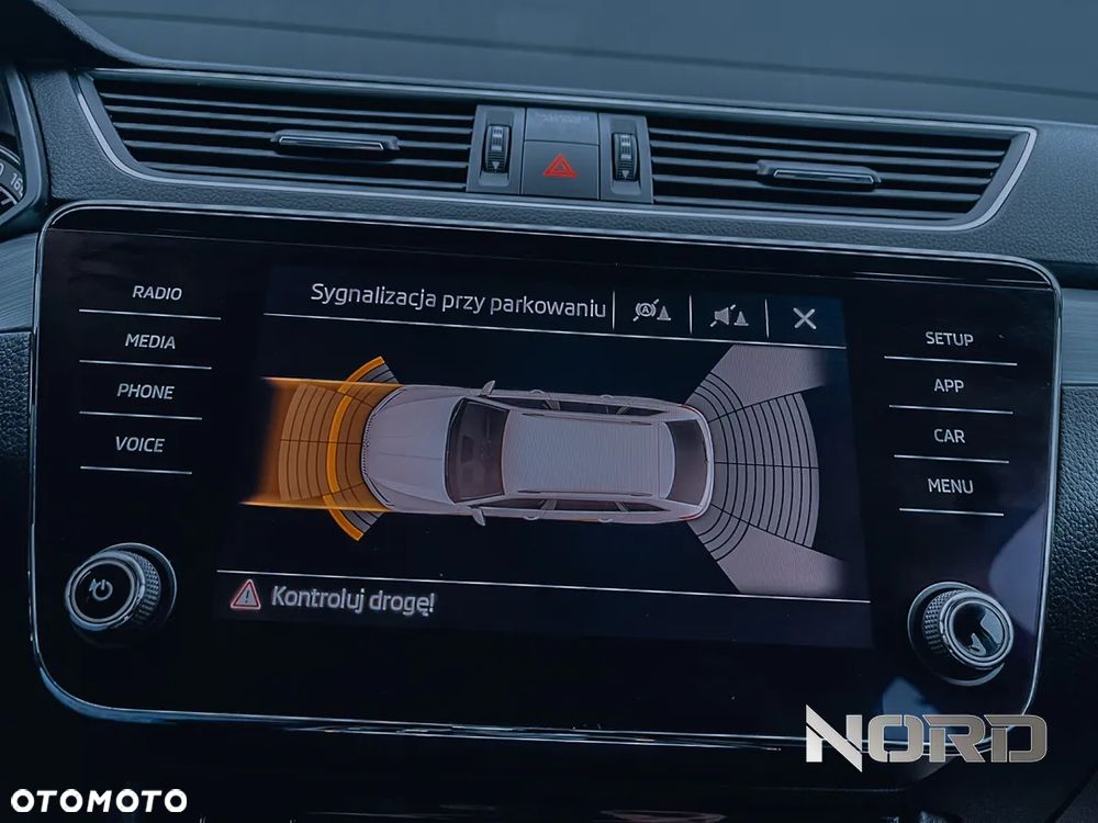 Skoda Superb 2.0 TDI Ambition DSG - 23